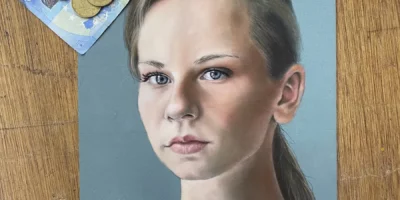 Portret gemaakt van pastel ter illustratie voor de kosten van een portret laten maken